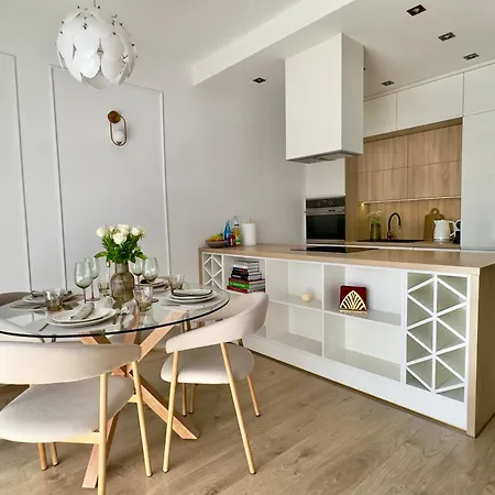 Magic Place Iii - Francuska Park - Free Garage - Self Check-in شقة *