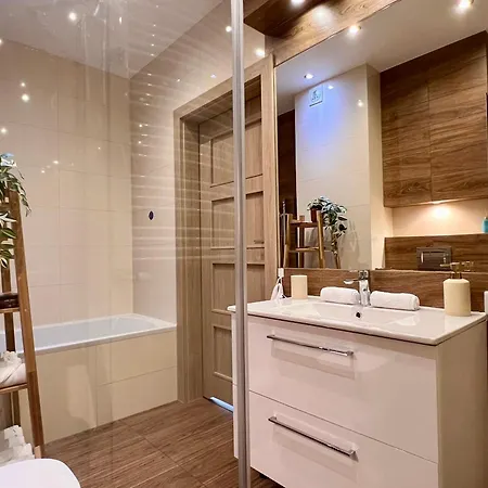 Appartamento Magic Place Iii - Francuska Park - Free Garage - Self Check-in Katowice